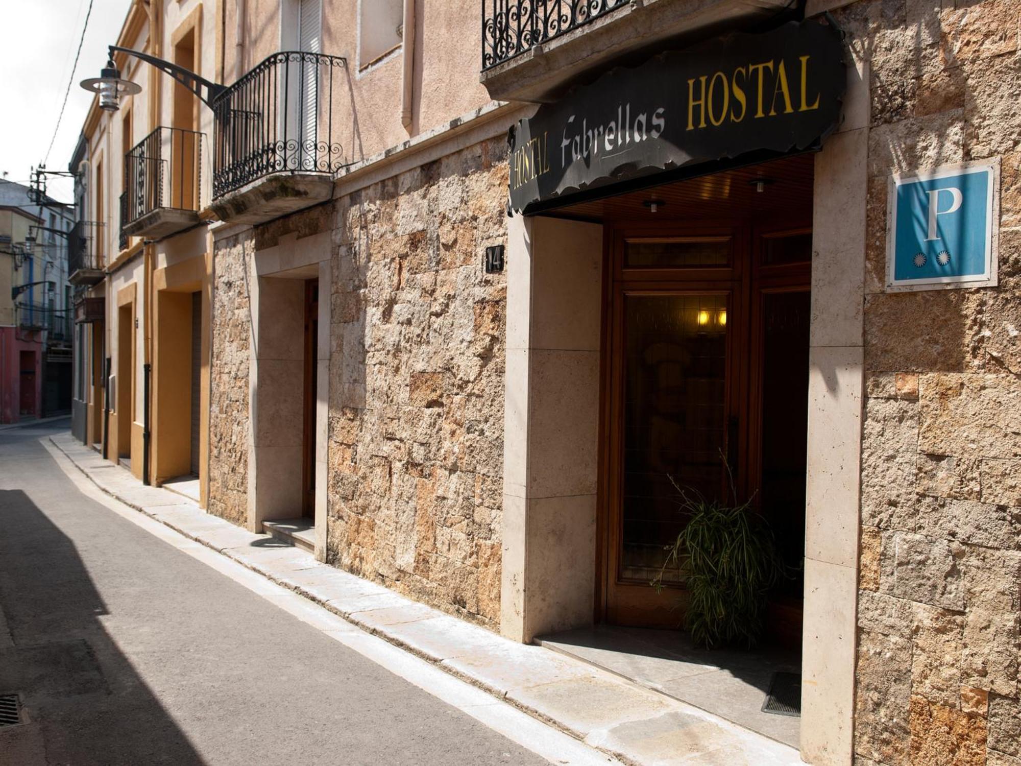 Hostal Fabrellas Caldes de Malavella Exterior photo
