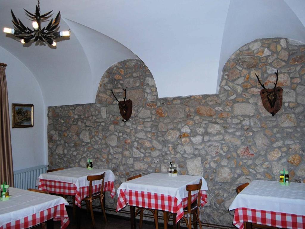 Hostal Fabrellas Caldes de Malavella Exterior photo